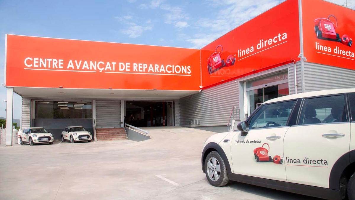 Fotografía de las instalaciones del taller propios de Línea Directa en Barcelona, CAR Barcelona