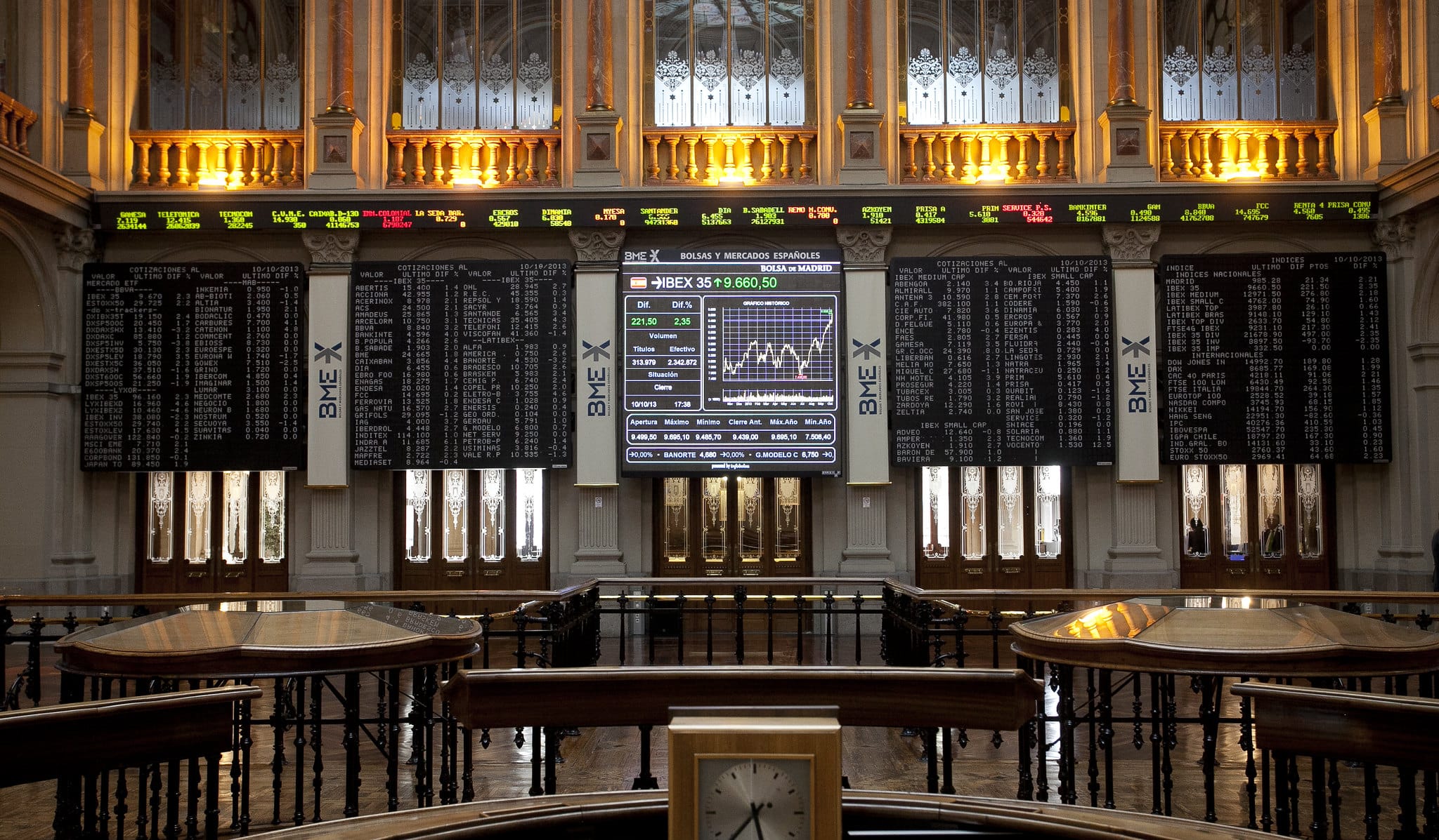 Interior del edificio de la Bolsa de Madrid